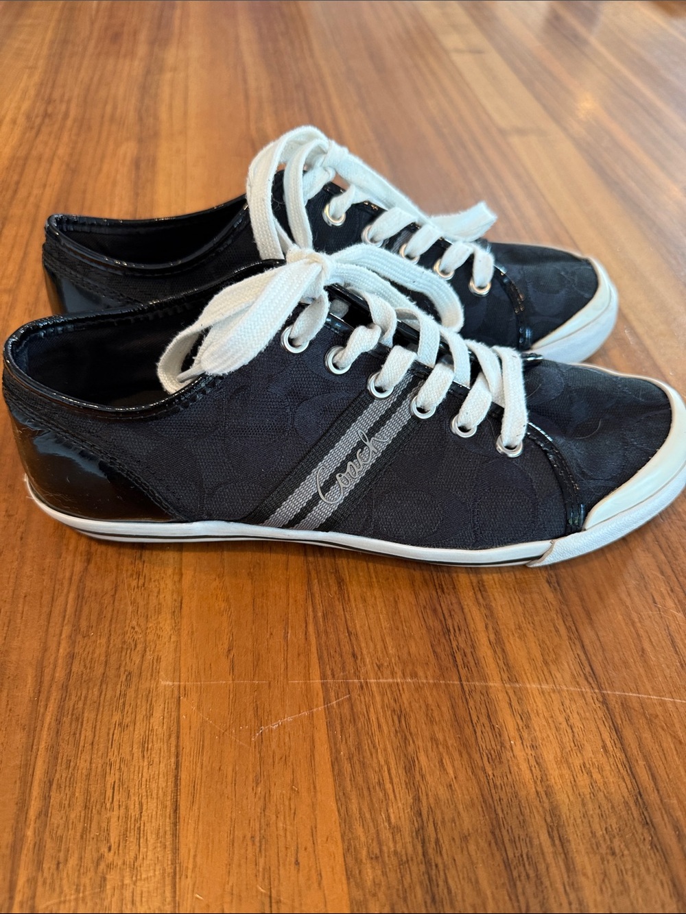 Coach Folly Signature Logo Sneakers Q1024
